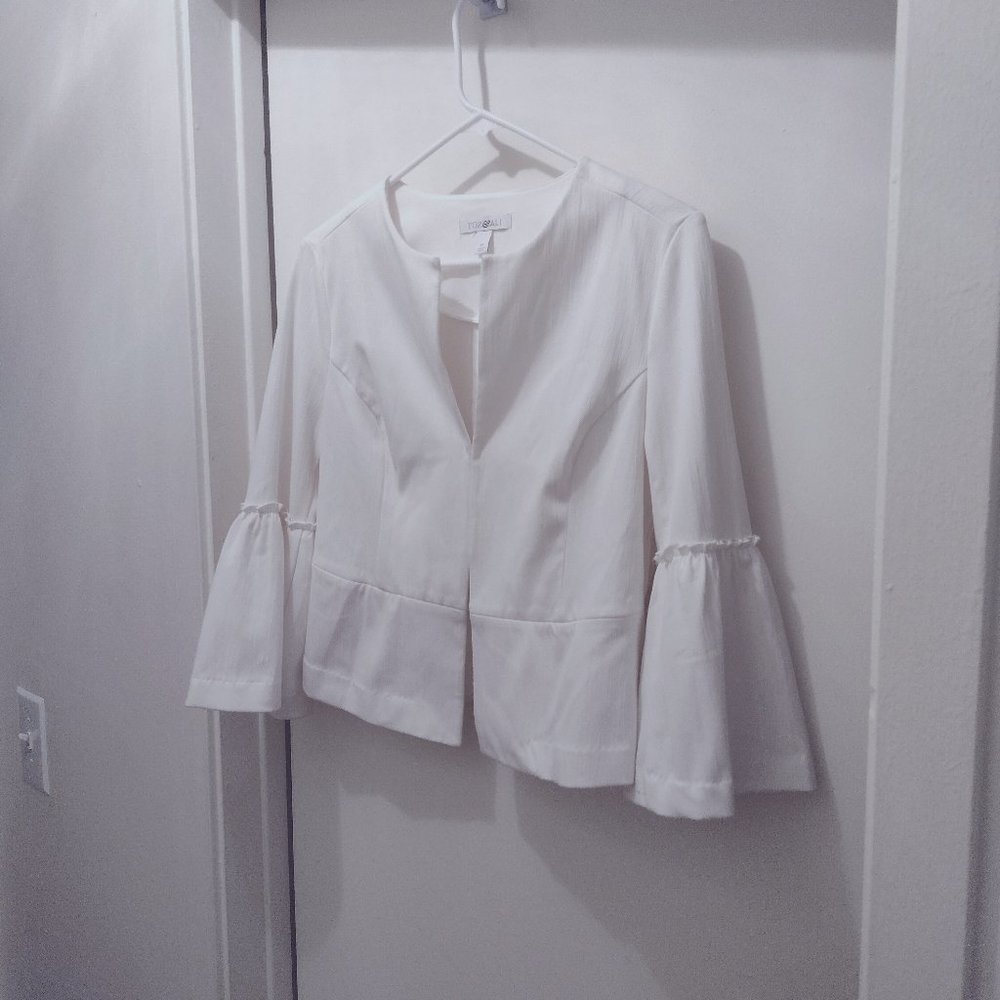 Rozali white bell sleeve peplum jacket, front hook size xs